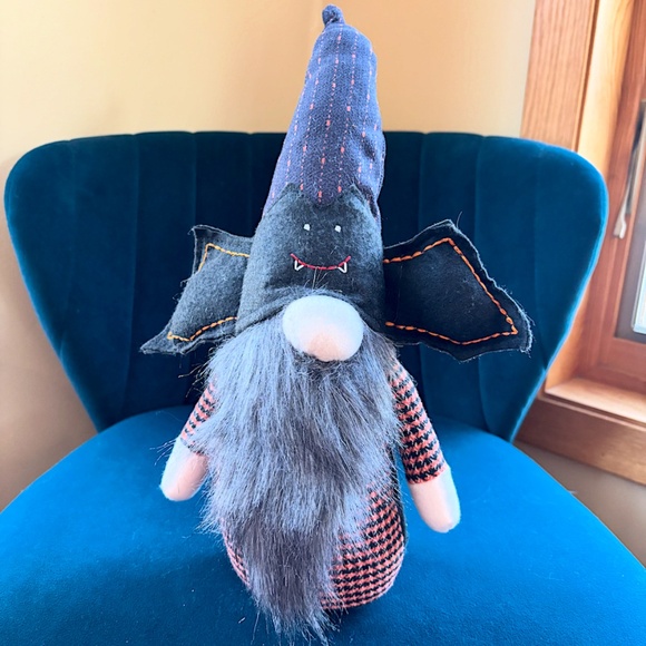 3 Holiday Gnomes: Halloween, Valentine’s Day, & St Patrick’s Day 🎃❤️🍀 - Picture 3 of 12